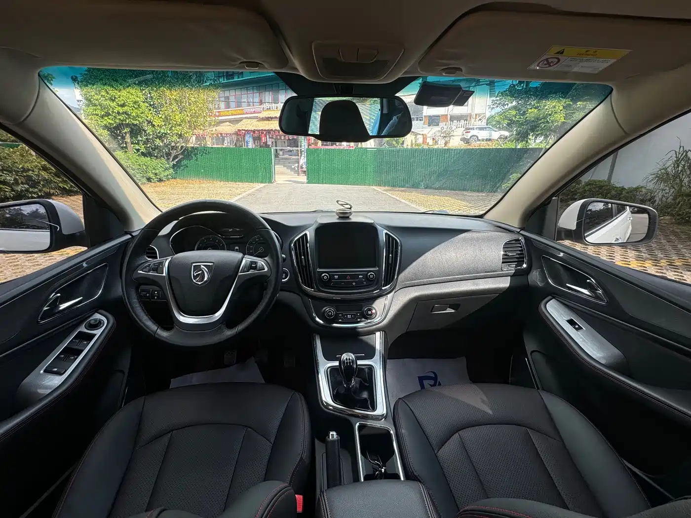 Baojun 560 2015 2015 1.8L Manual Luxury