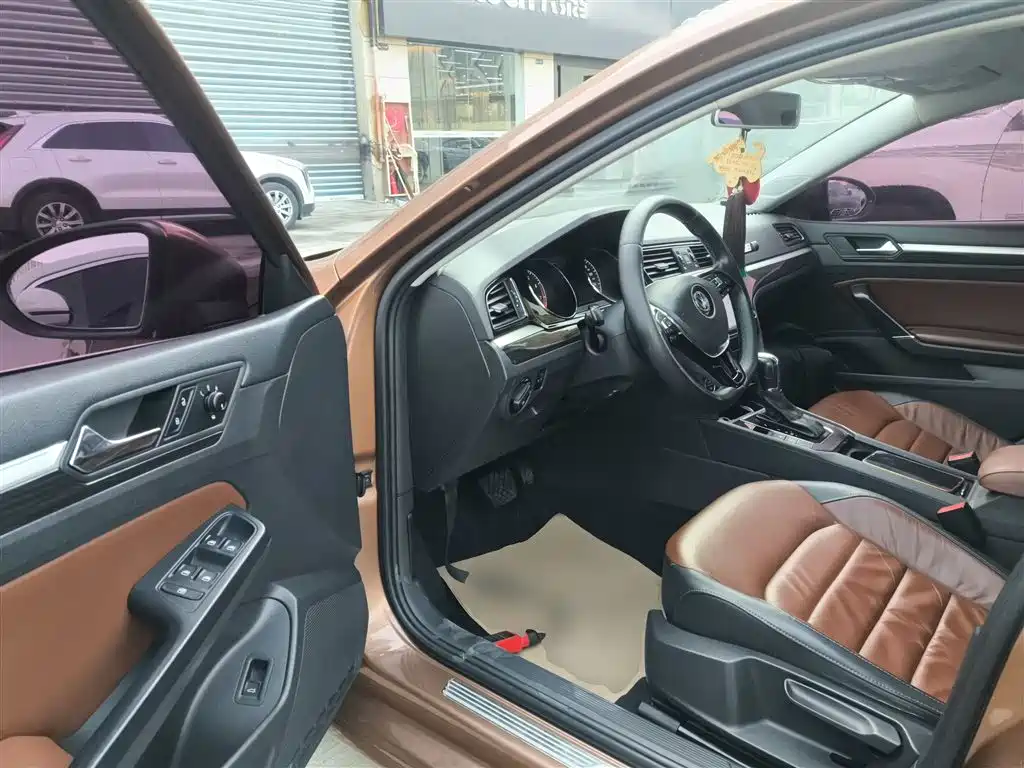 Volkswagen Lamando 2015 330TSI DSG Comfort фото 16