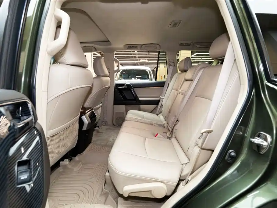 Toyota Prado 2010 4.0L Automatic TX-L фото 11
