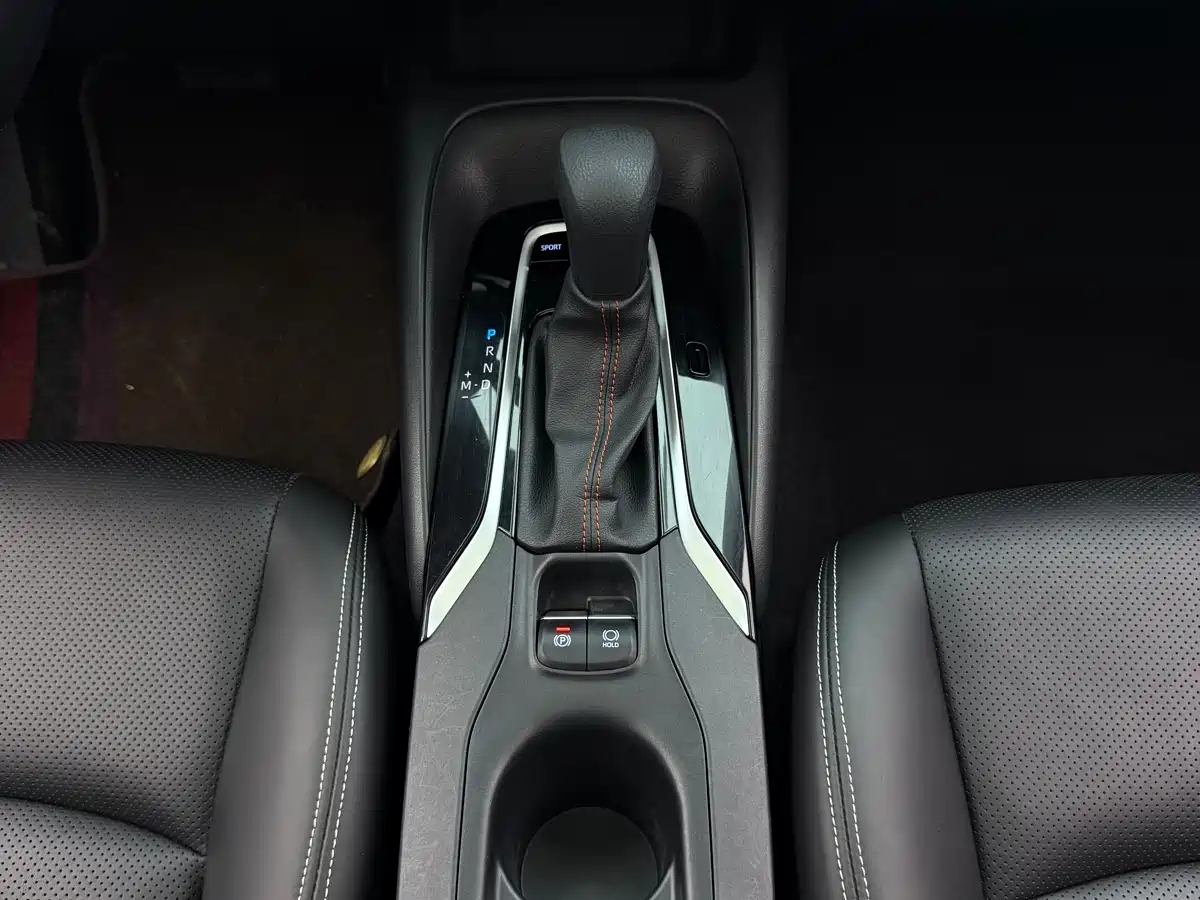 Toyota Corolla 2021 1.2T S-CVT Elite PLUS Edition фото 13