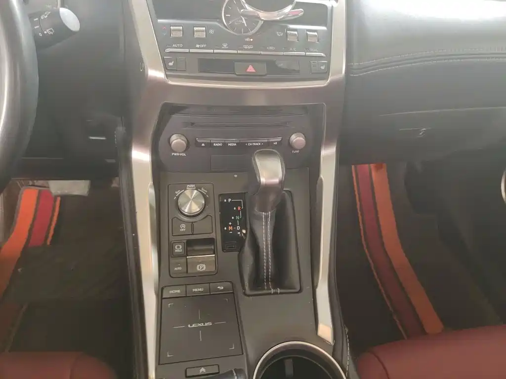 Фото 7 - Lexus NX
