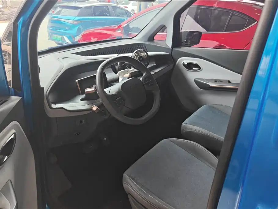 BAOJUN E200