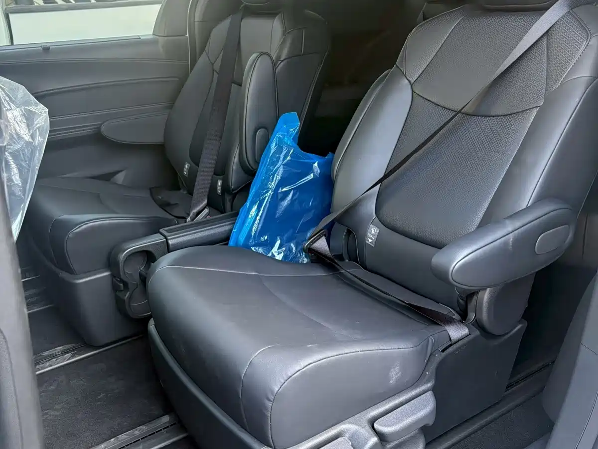 Toyota Granvia 2026 2026 Model 2.5L Hybrid Comfort Edition