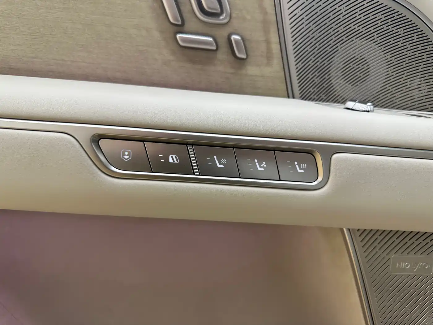 NIO ES8 2025 2025 Base Model