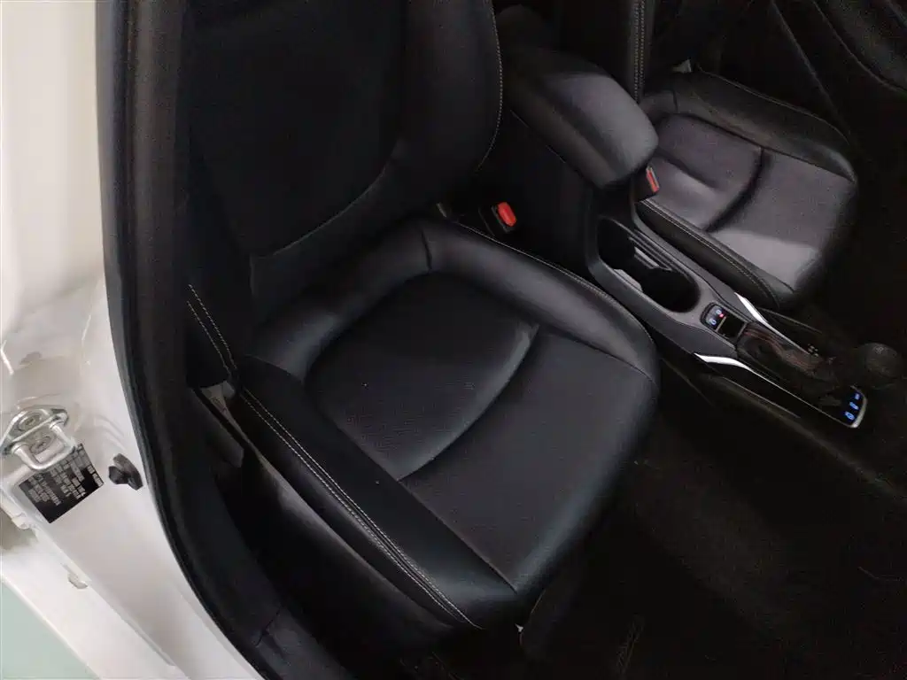 Toyota Corolla 2021 1.2T S-CVT Elite PLUS Edition фото 20