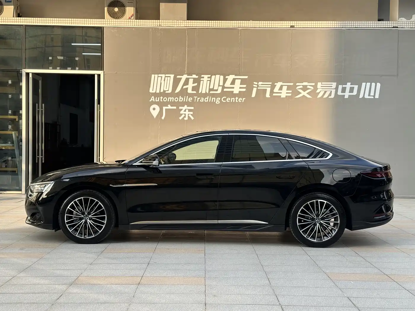 BYD Han 2022 DM-i 121KM Premium Edition фото 18