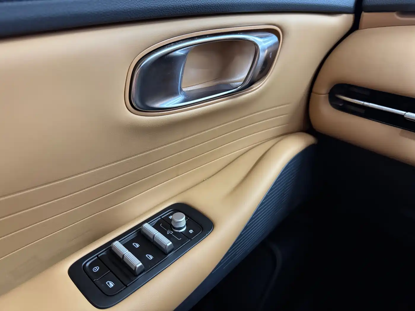 Geely Galaxy Galaxy Starship 7 EM-i 2025 Model 55km Voyage Edition фото 8