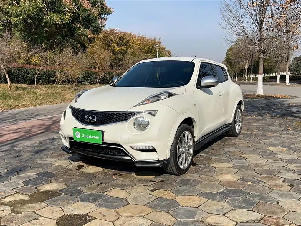 INFINITI ESQ 2019