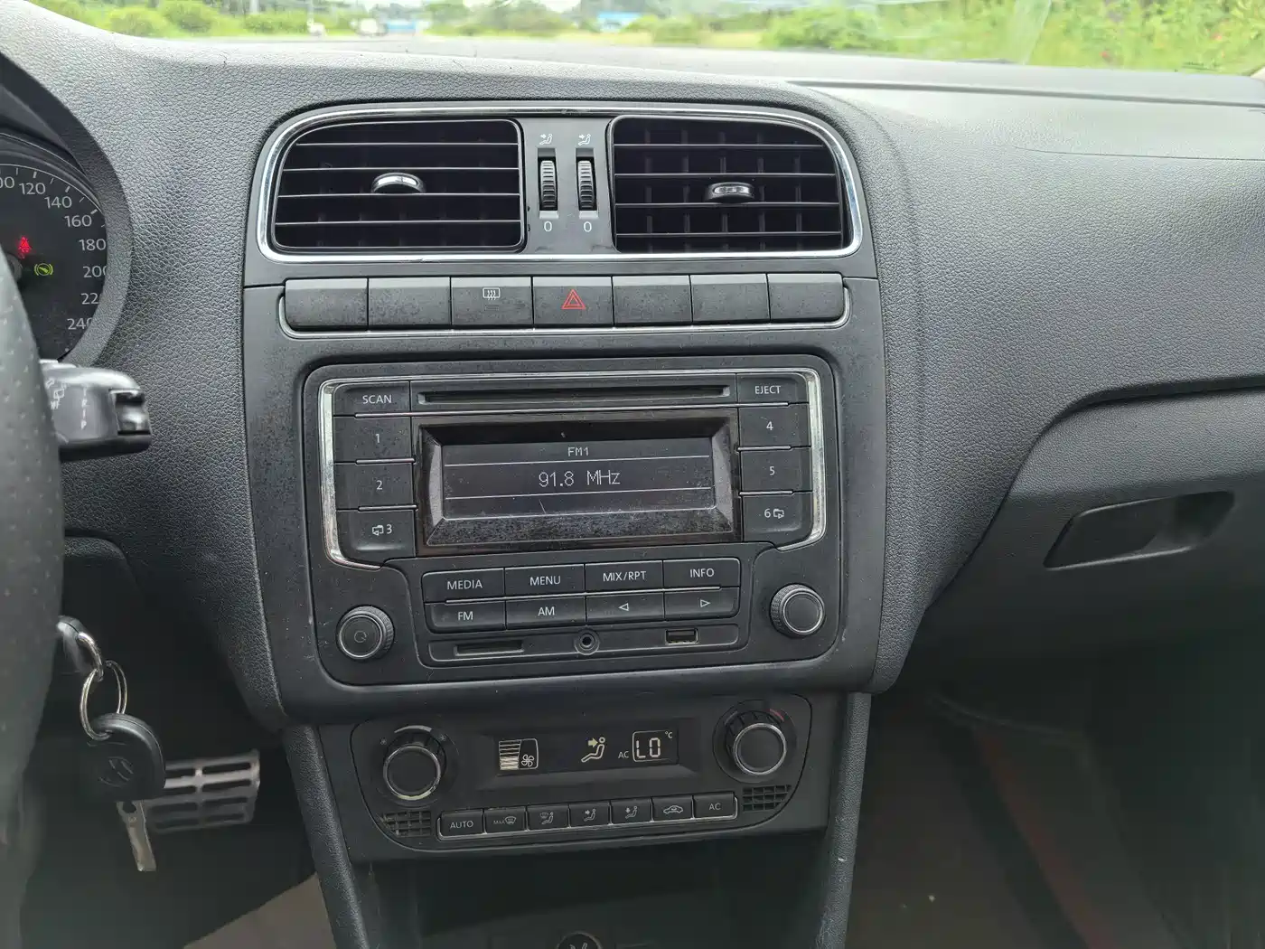 Volkswagen Polo 2013 2012 1.6L Cross Polo AT