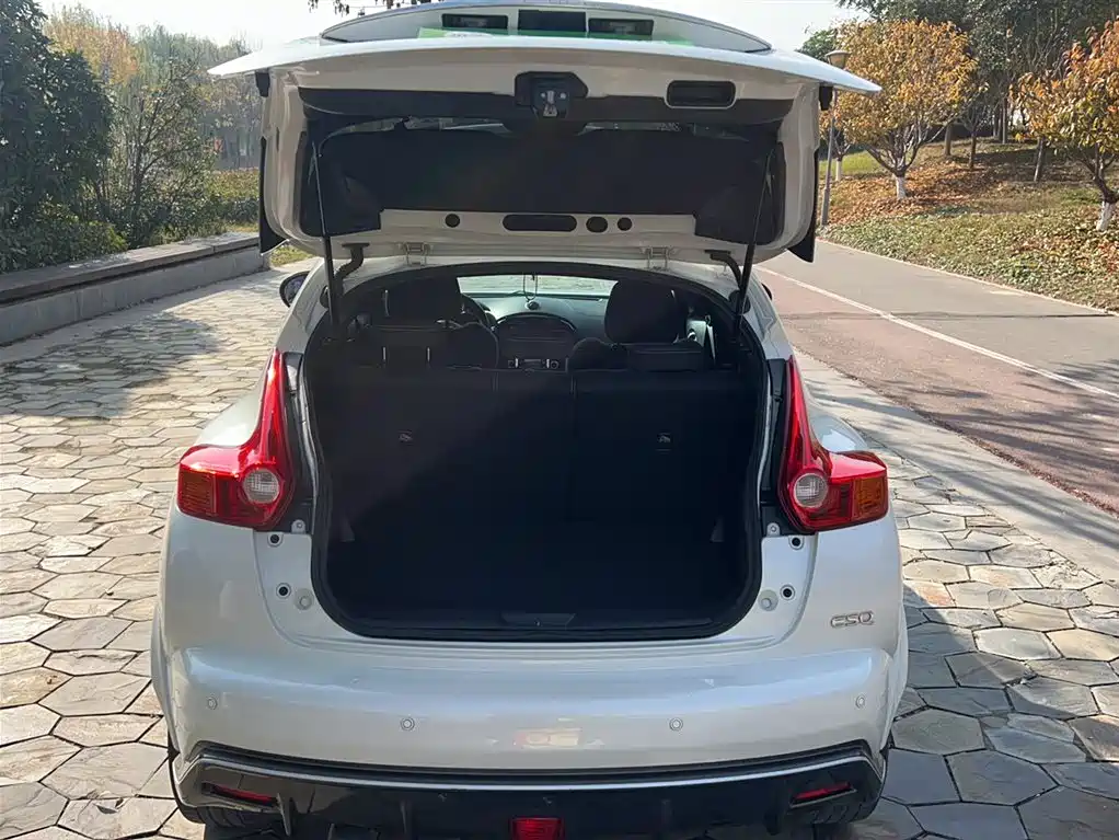 INFINITI ESQ