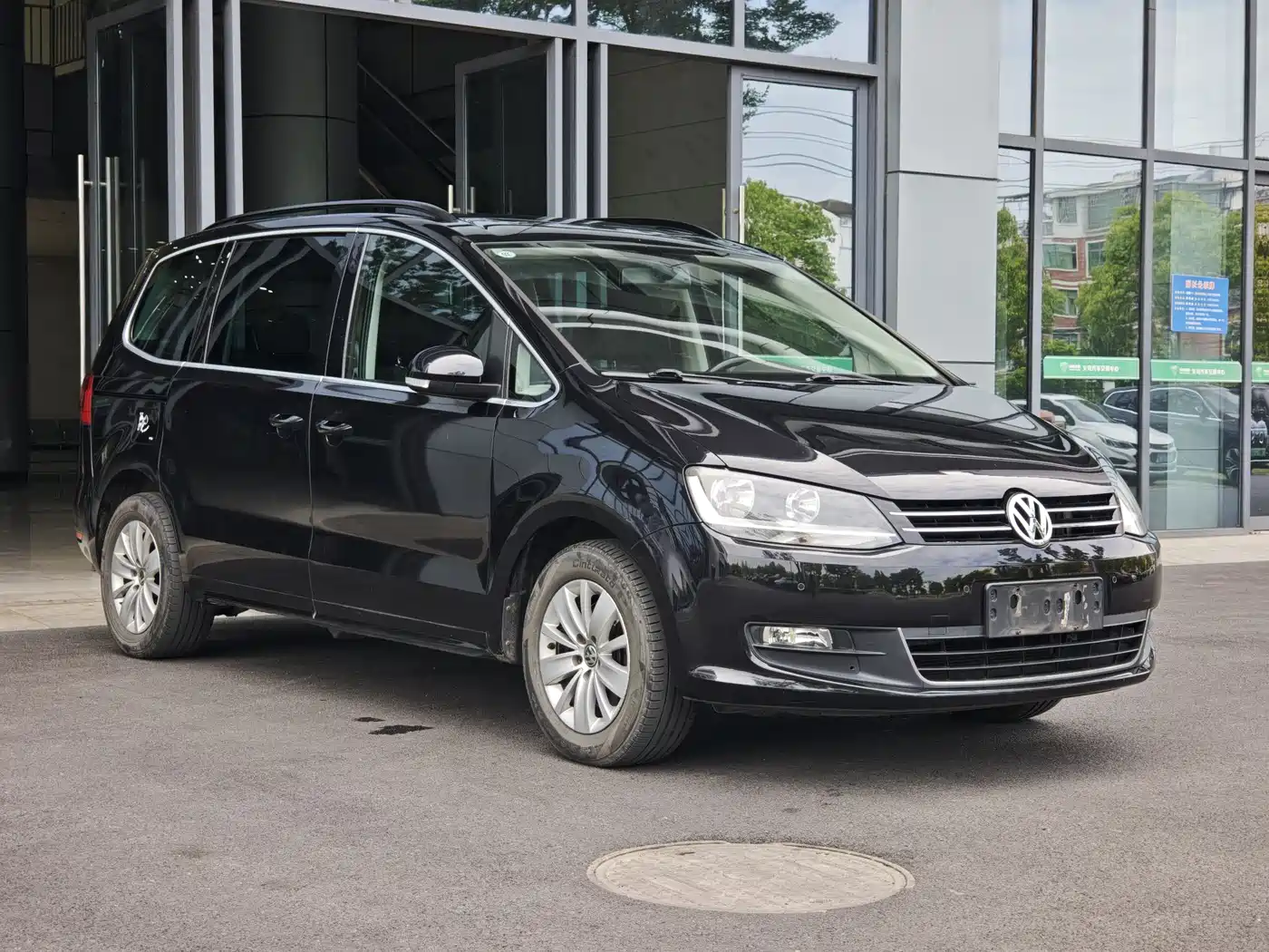 Volkswagen Sharan 2015 1.8TSI Comfort фото 3