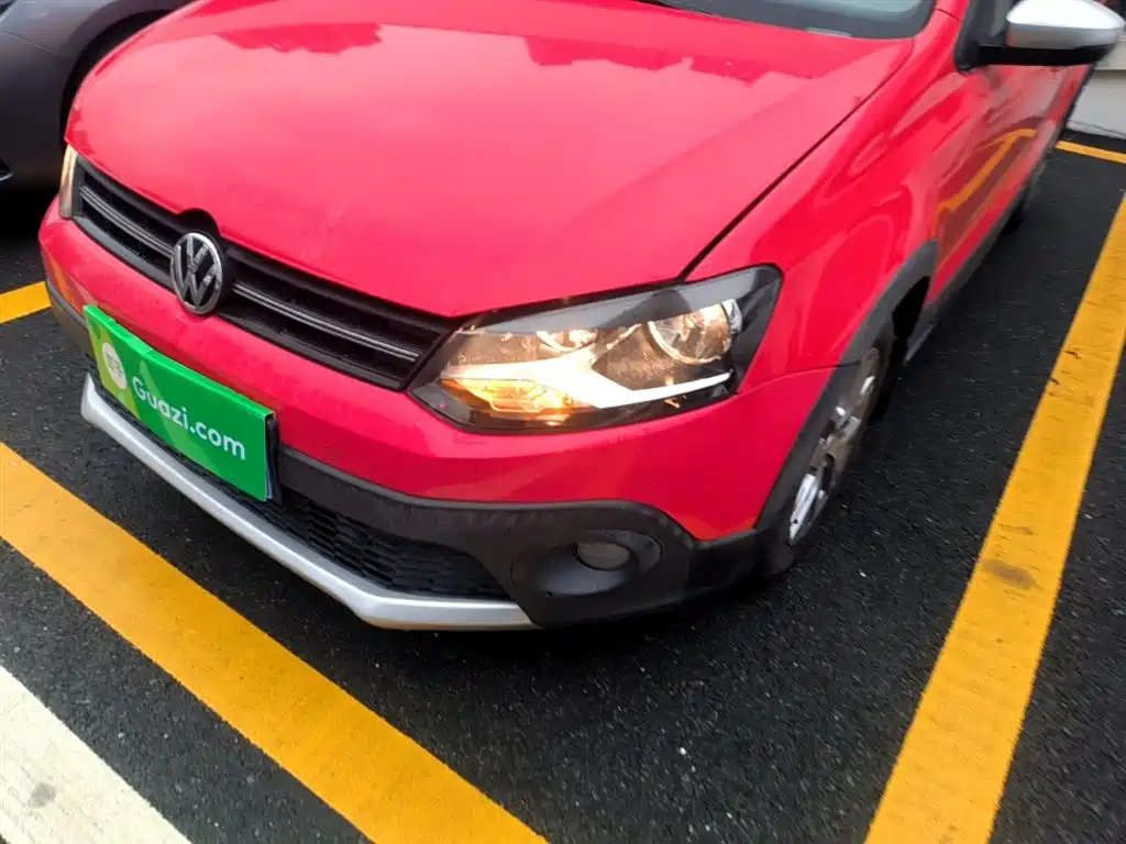 Volkswagen Polo 2014 1.6L Cross Polo Automatic фото 24