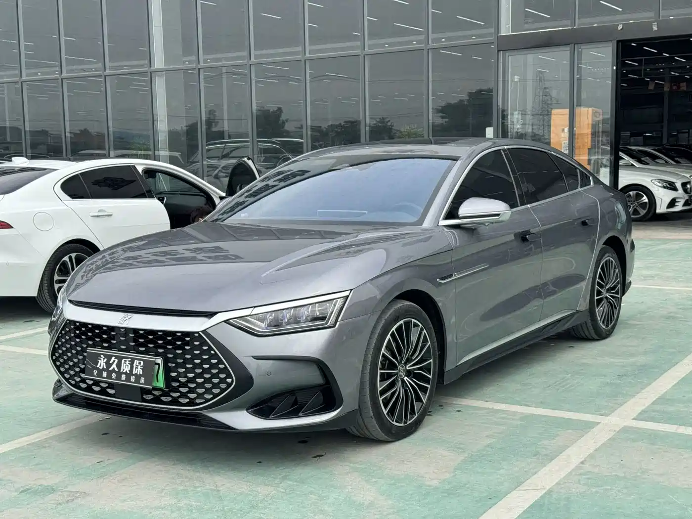 BYD Han 2022 DM-i 121KM Prestige