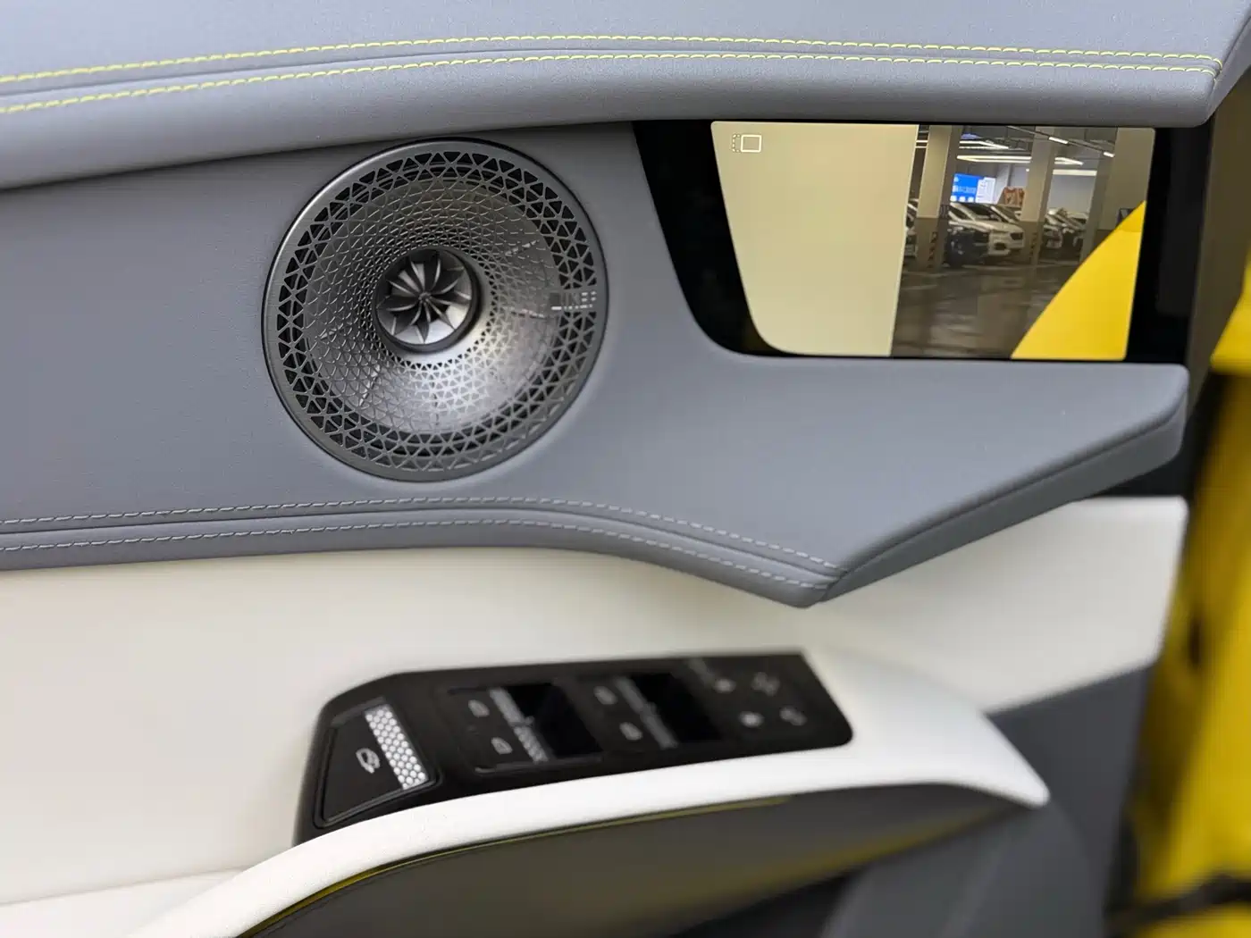 Lotus Cars ELETRE 2025 600 Luxury фото 24