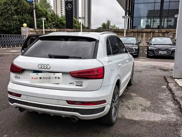 Audi Q3 2018 30th Anniversary Edition 40 TFSI quattro AWD Sport — фото 4