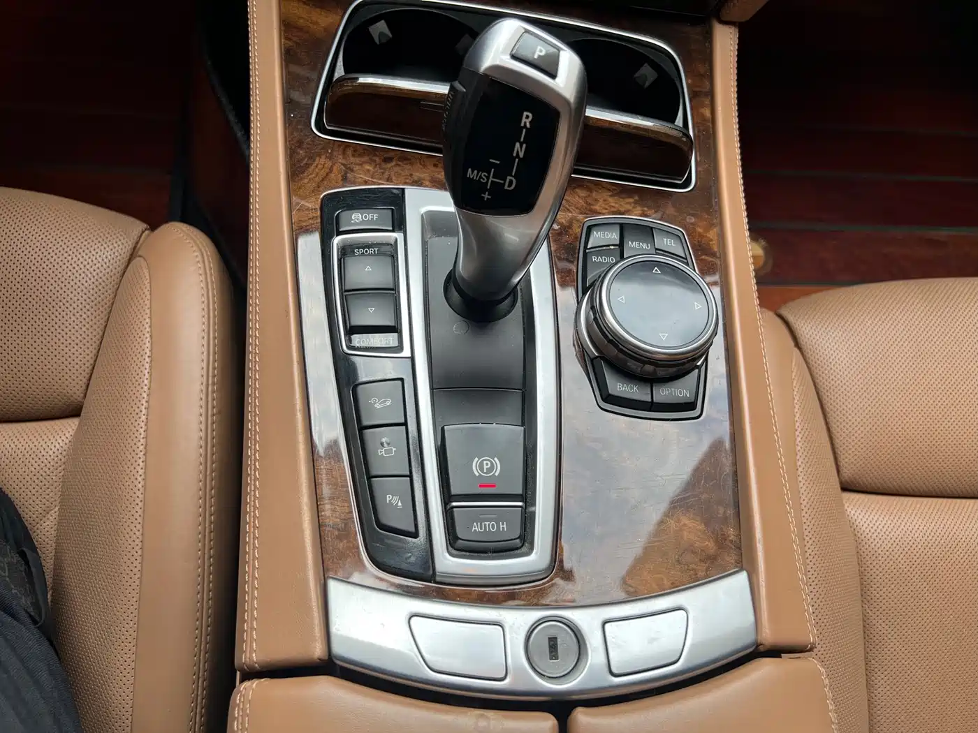 Фото 17 - BMW 7 Series