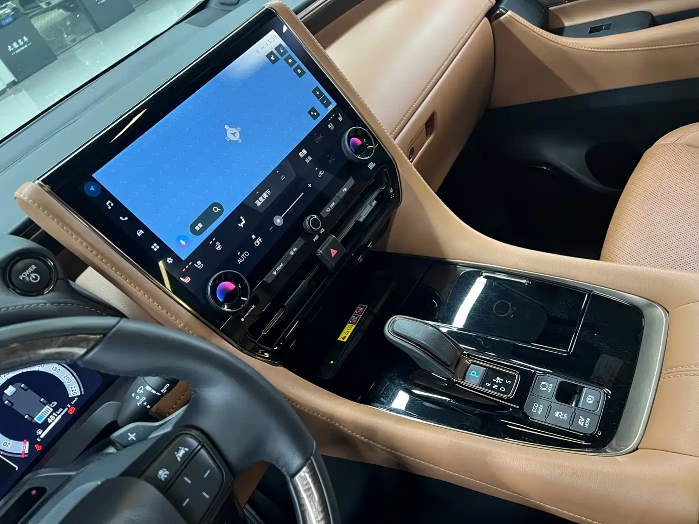 Toyota Alphard 2024 Hybrid 2.5L Ultimate Enjoyment Edition фото 26