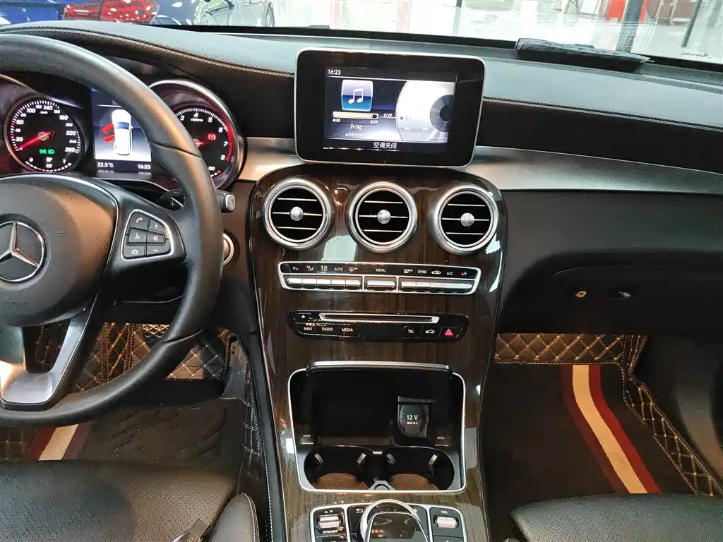 Mercedes-Benz GLC 2019 GLC 260 L 4MATIC Dynamic фото 9