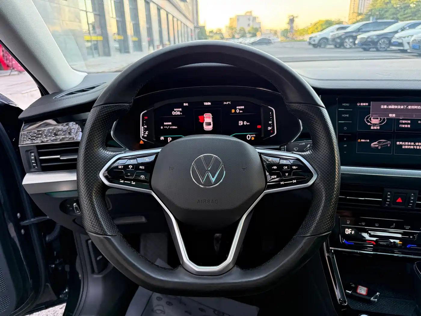 Volkswagen Passat 2022 330TSI Starlight Luxury Edition фото 7