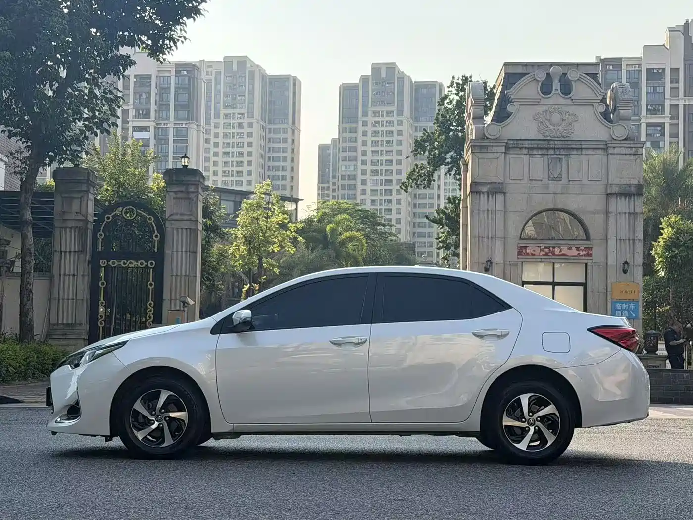 Toyota Levin 2017 Facelift 185T CVT Elite (China V) фото 4