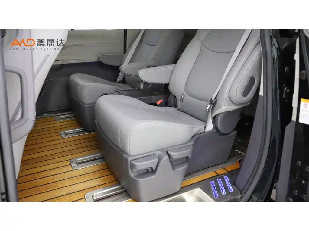 Toyota Sienna 2021 2.5L Hybrid Luxury Edition фото 7