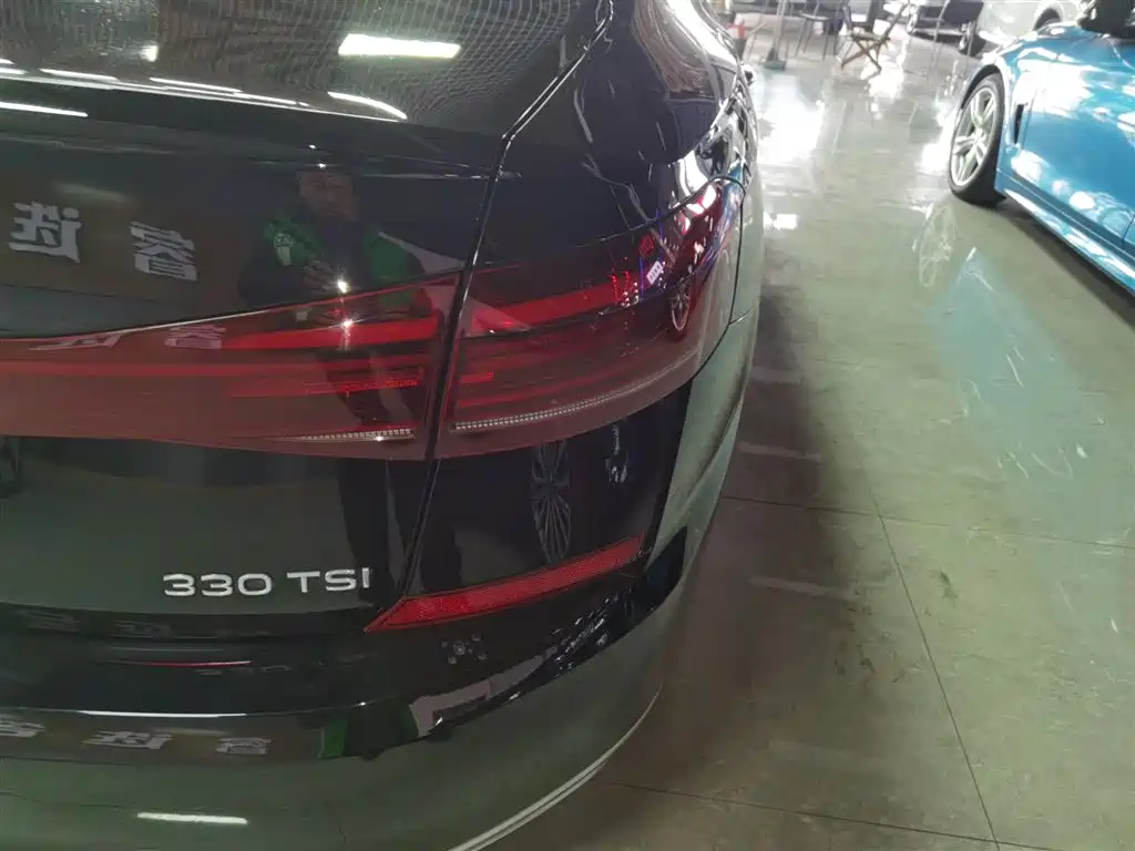Volkswagen Passat 2023 330TSI Starlight Luxury Edition фото 8