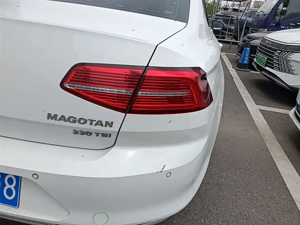 Volkswagen Magotan 2018 330TSI DSG Leading фото 8
