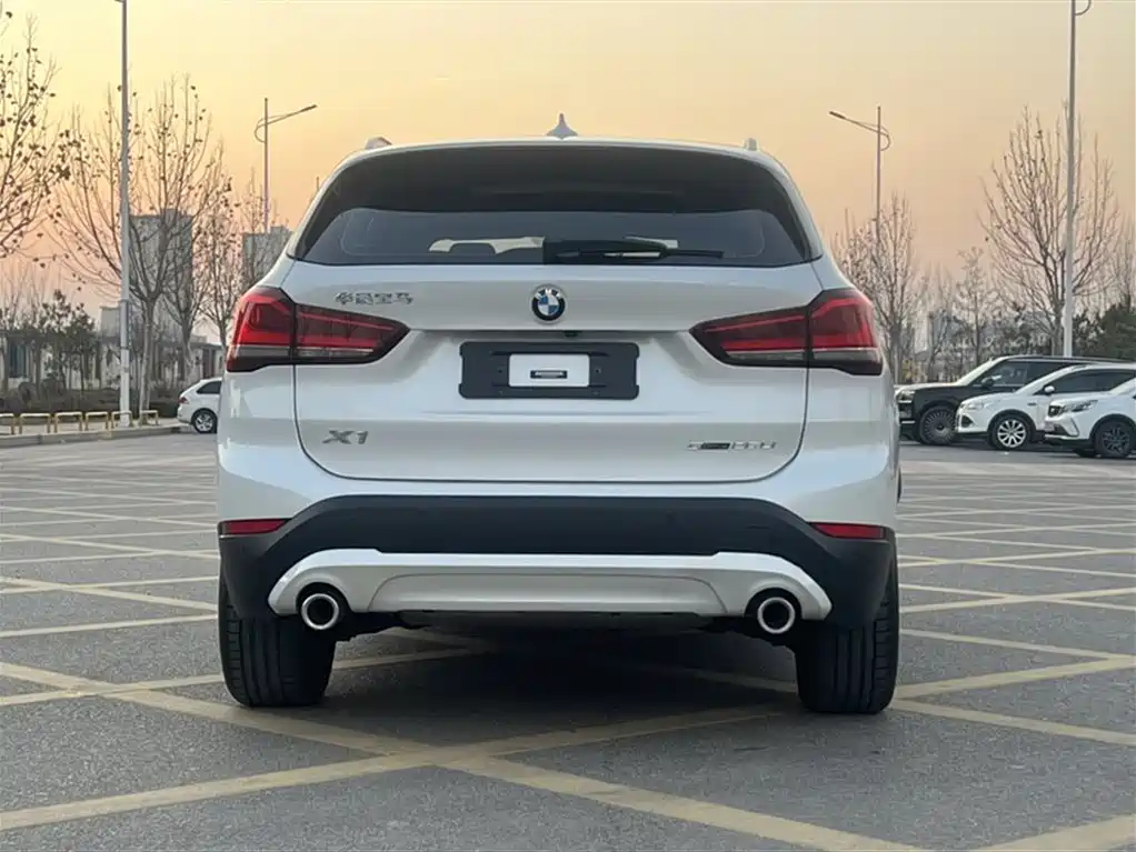 BMW X1 2022 sDrive25Li Leading фото 25