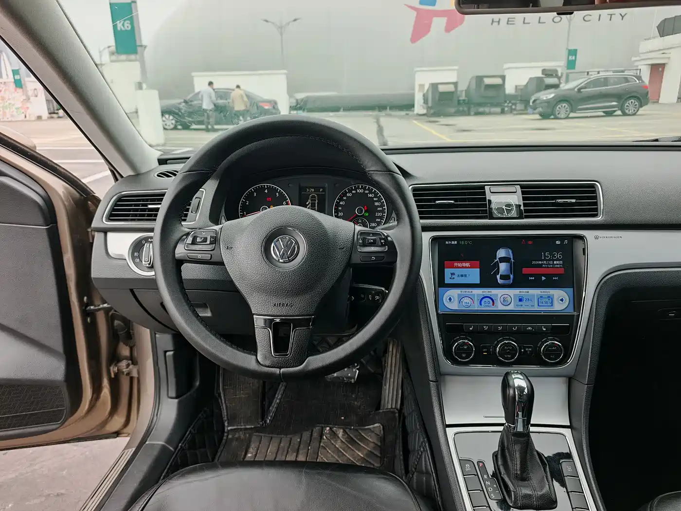 Volkswagen Passat 2014 1.8TSI DSG Luxury Edition фото 11