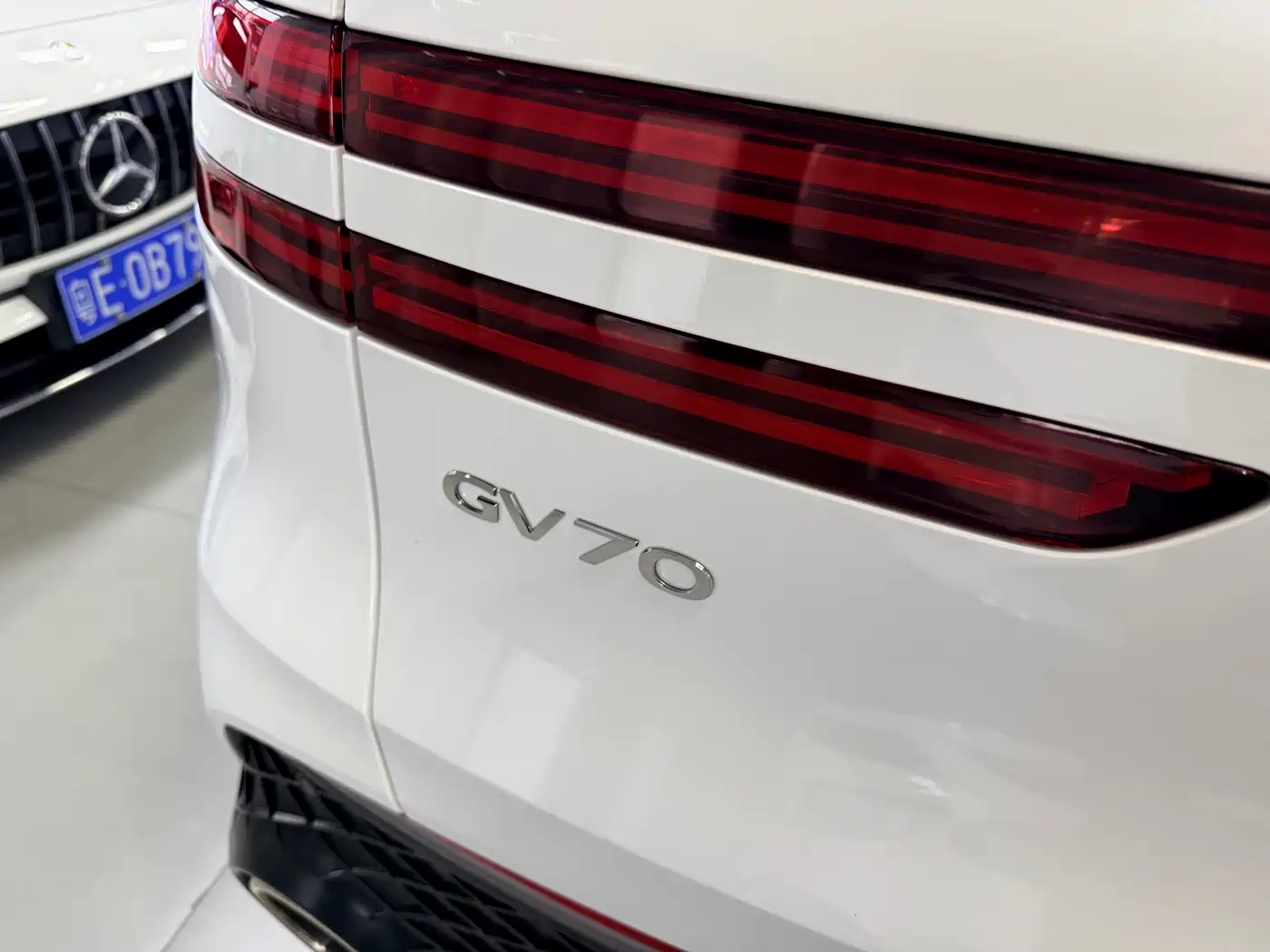 Genesis GV70 2023 2.5T AWD Luxury фото 24