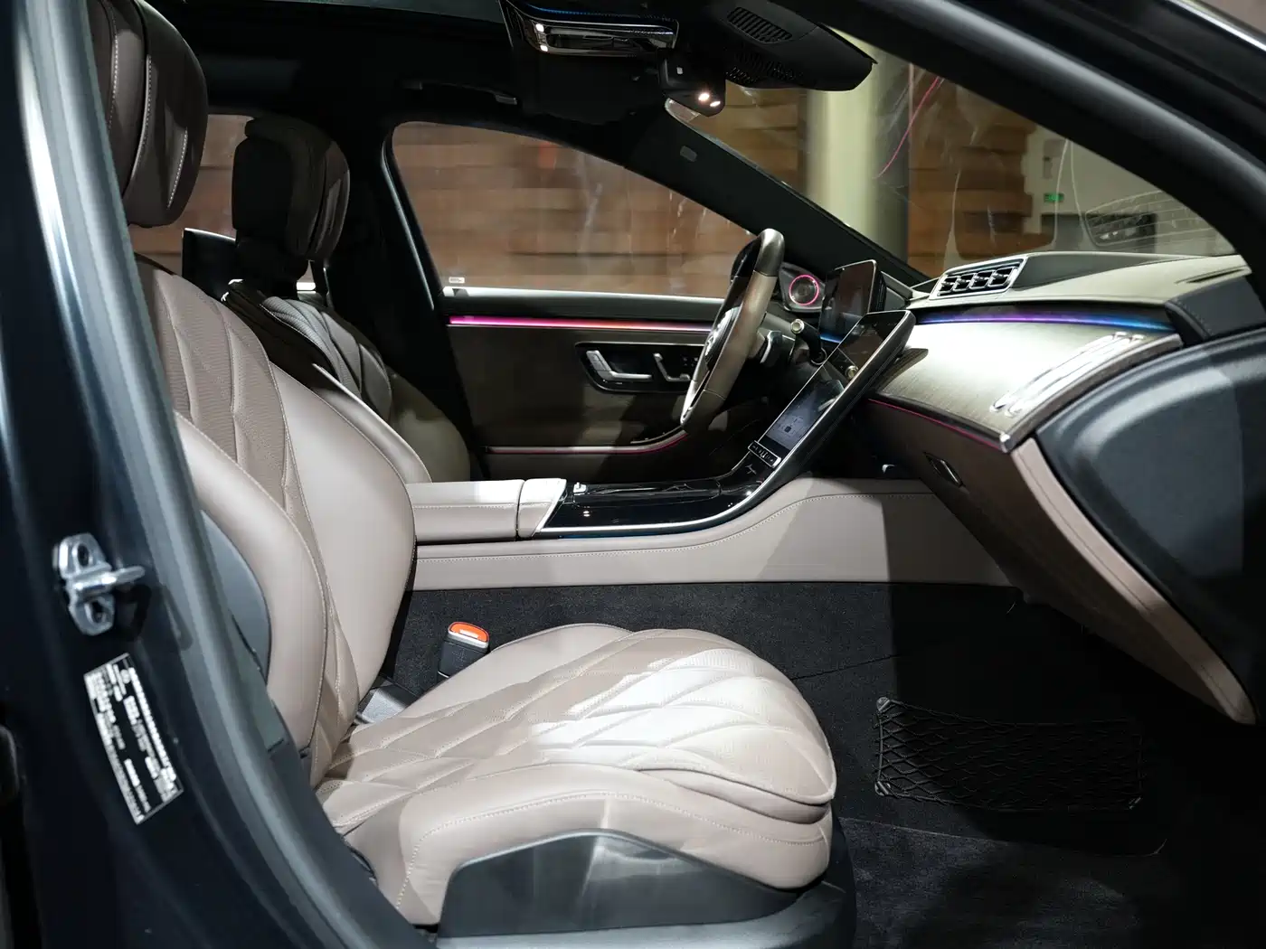 Mercedes-Benz Maybach S-Class 2022 S 680 4MATIC Craftsmanship Limited Launch Edition фото 30