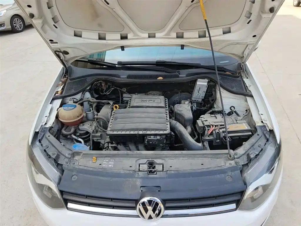 Volkswagen Polo 2016 1.4L Automatic Trend фото 20