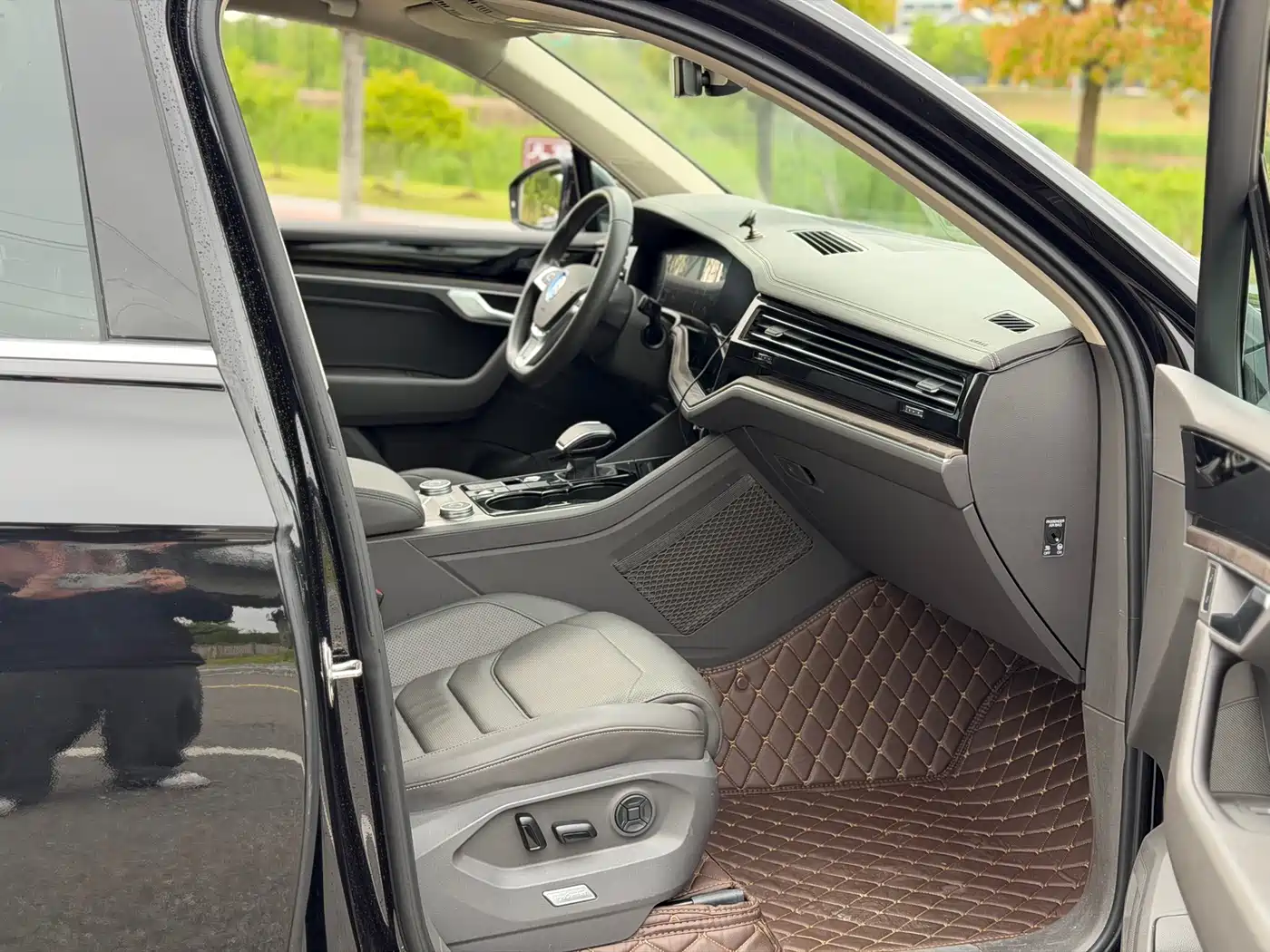 Volkswagen Touareg 2019 3.0TSI Sharp Edge Edition China VI фото 11