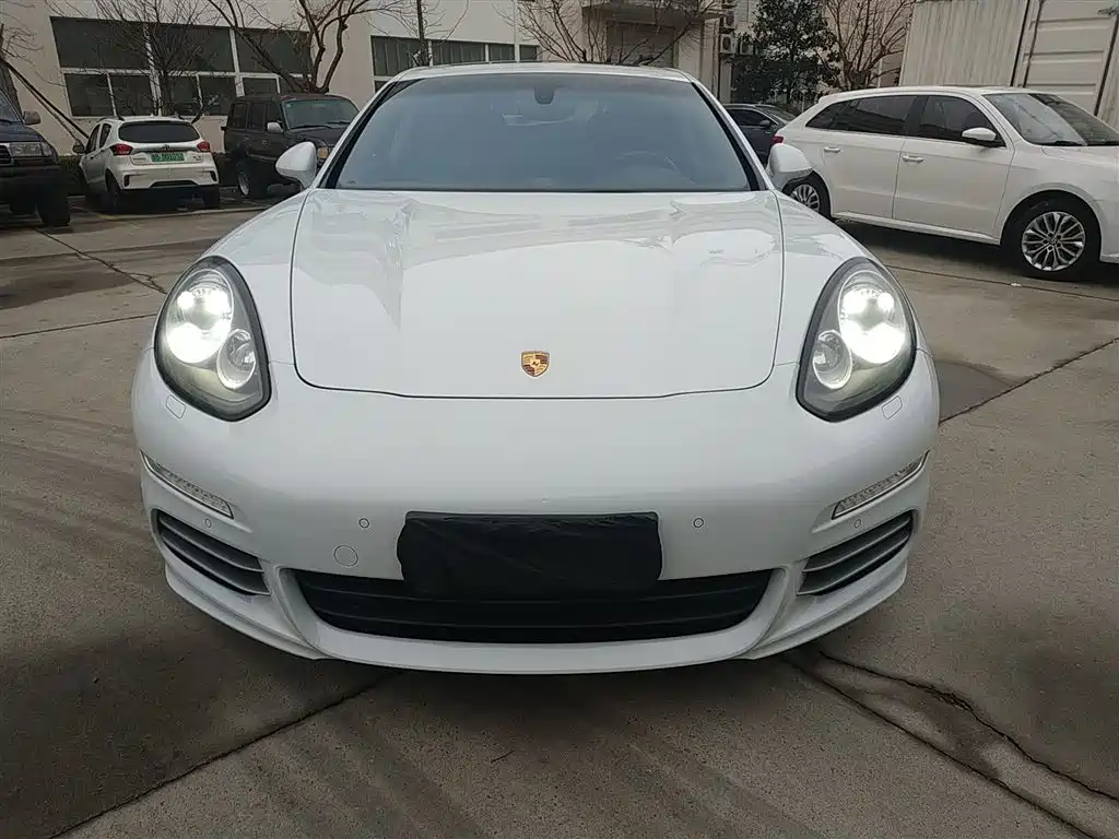 Porsche Panamera 2016 Panamera 4 Edition 3.0T фото 3