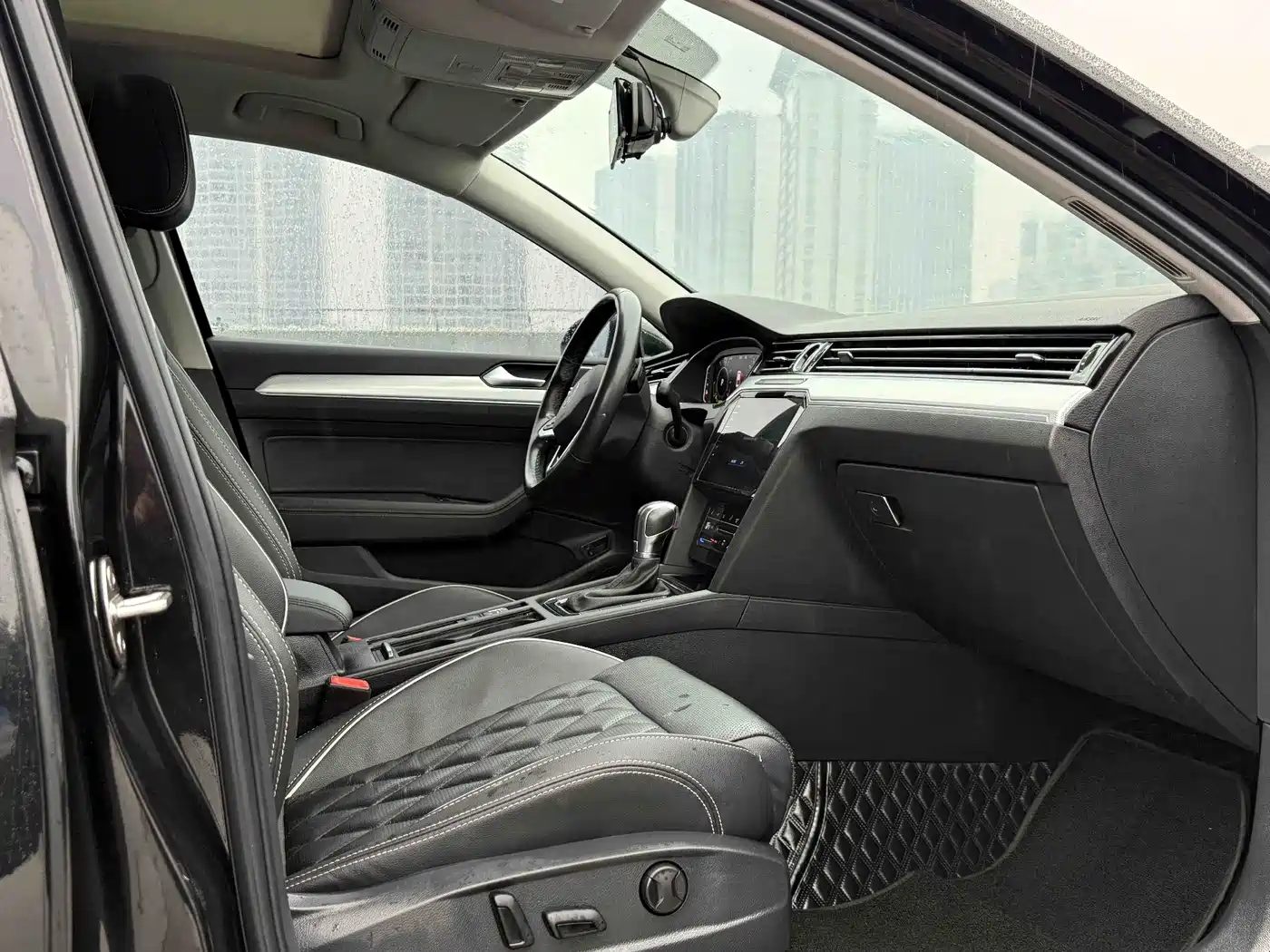 VOLKSWAGEN MAGOTAN GTE PLUG IN HYBRID