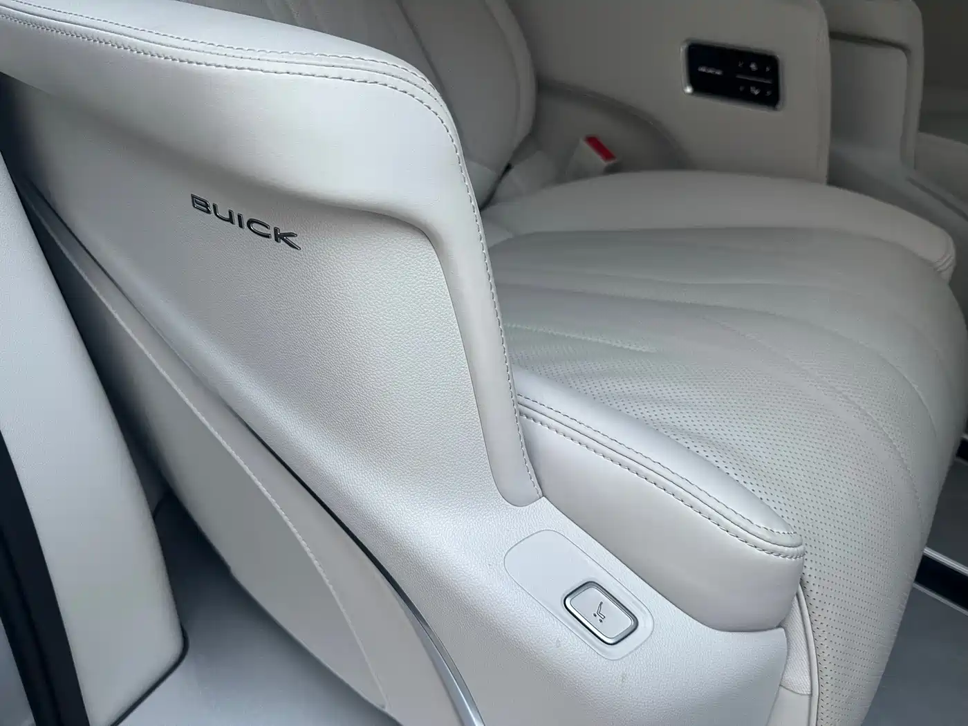 Buick GL8 New Energy 2024 Landglory Premium Edition 7-Seater фото 20