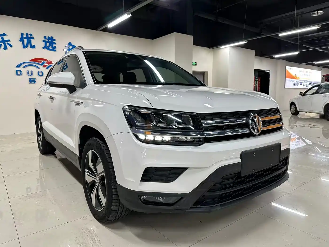 Volkswagen Tharu 2020 280TSI 2WD Comfort Edition China VI фото 3
