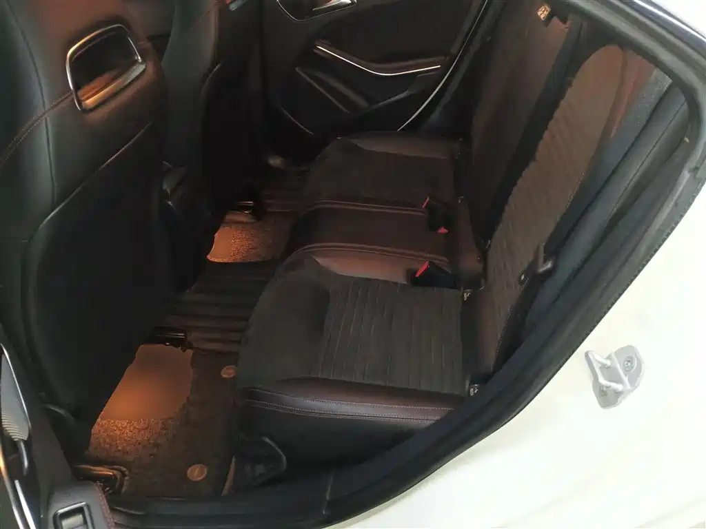 Mercedes-Benz CLA (Import) 2017 Facelift CLA 220 4MATIC фото 17