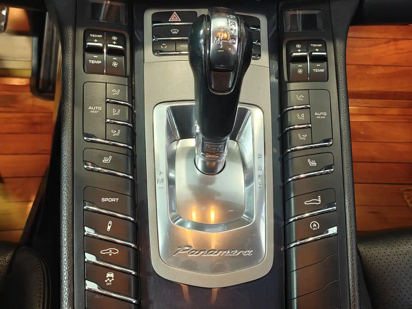Porsche Panamera 2010 Panamera 4 3.6L фото 29