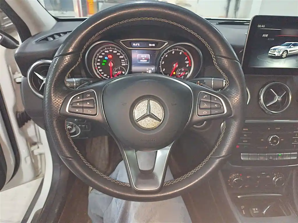 Mercedes-Benz GLA 2017 GLA 200 Dynamic фото 11