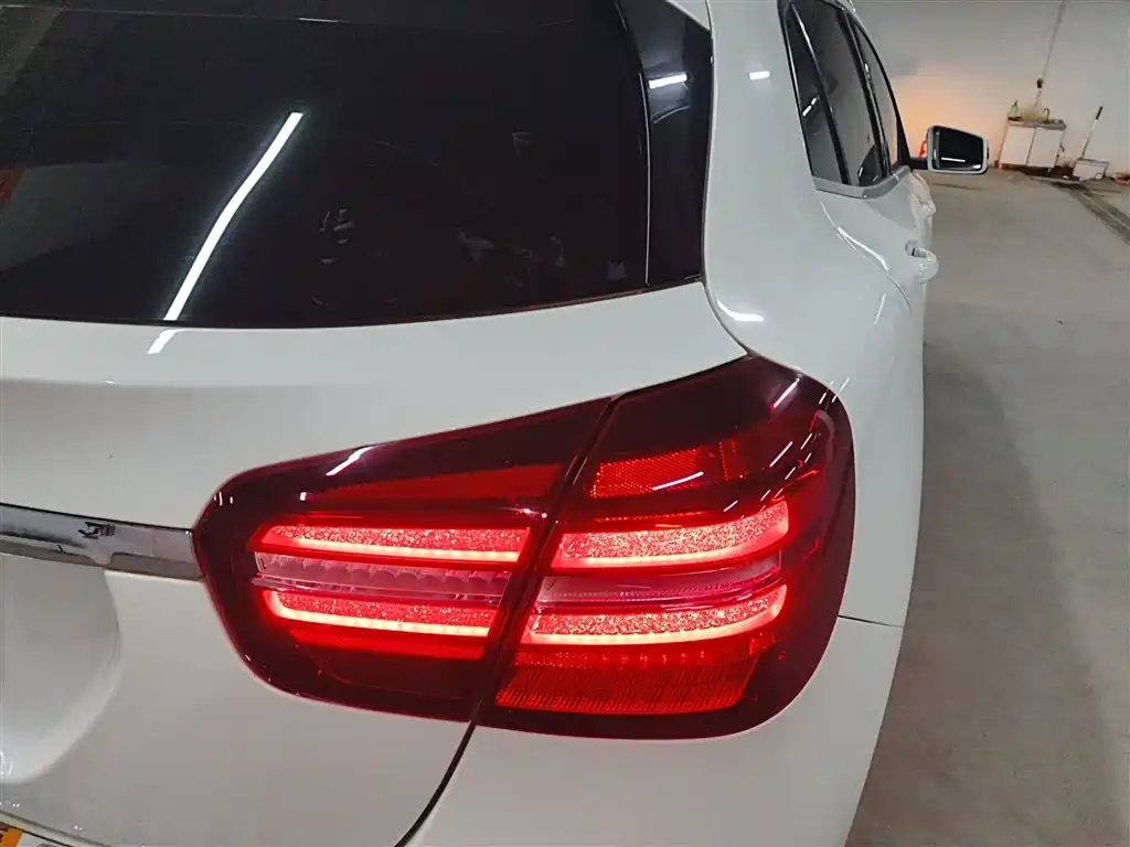 Mercedes-Benz GLA 2017 GLA 200 Dynamic фото 8