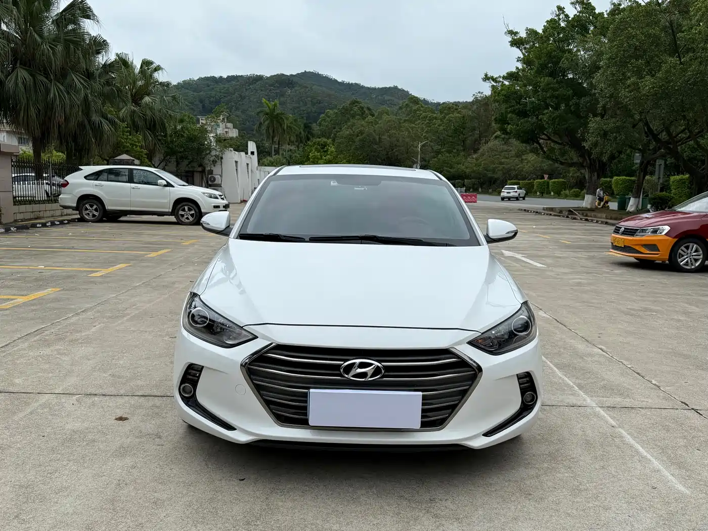 Hyundai Elantra 2016 Model 1.6L Automatic Smart Elite фото 2