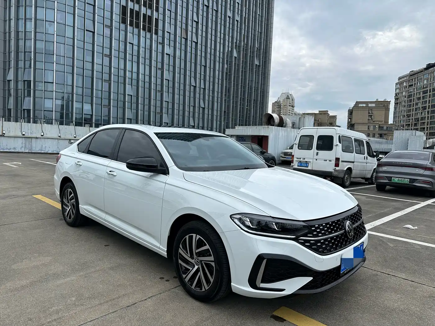 Volkswagen Lavida 2026 300TSI DSG Starlight Leading Edition фото 3