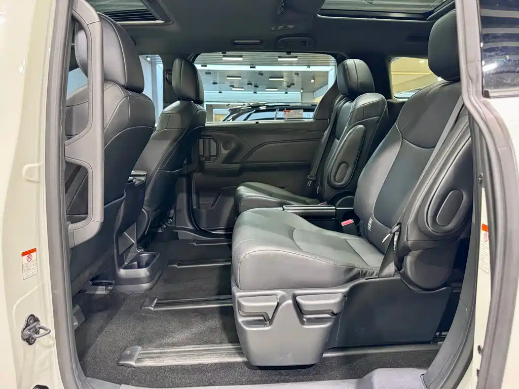 Toyota Granvia 2024 2024 2.5L Hybrid Luxury