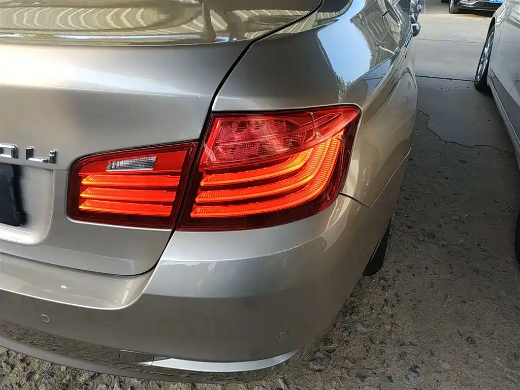 BMW 5 Series 2014 520Li Elegance фото 24