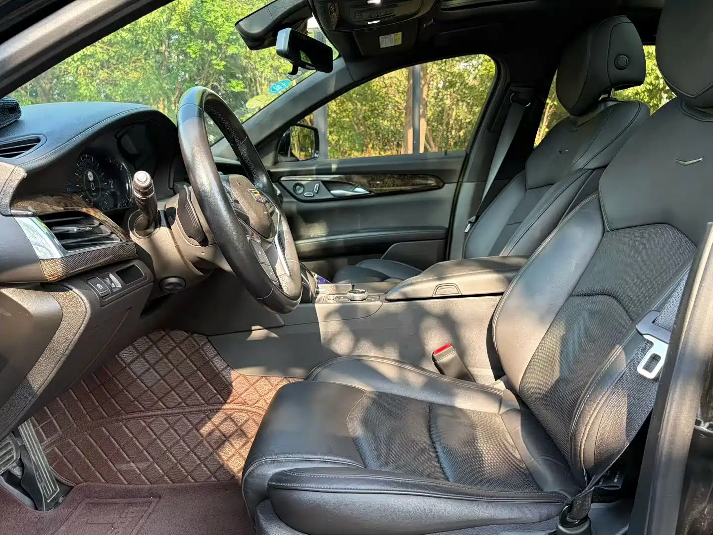 Фото 20 - Cadillac CT6