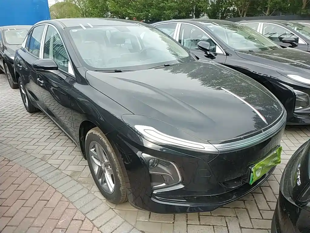Hongqi E-QM5 2025 Model 500km Travel Edition фото 4