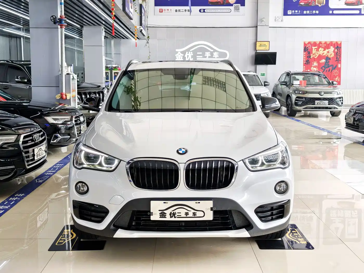 BMW X1 2018 sDrive18Li Premium Model фото 2
