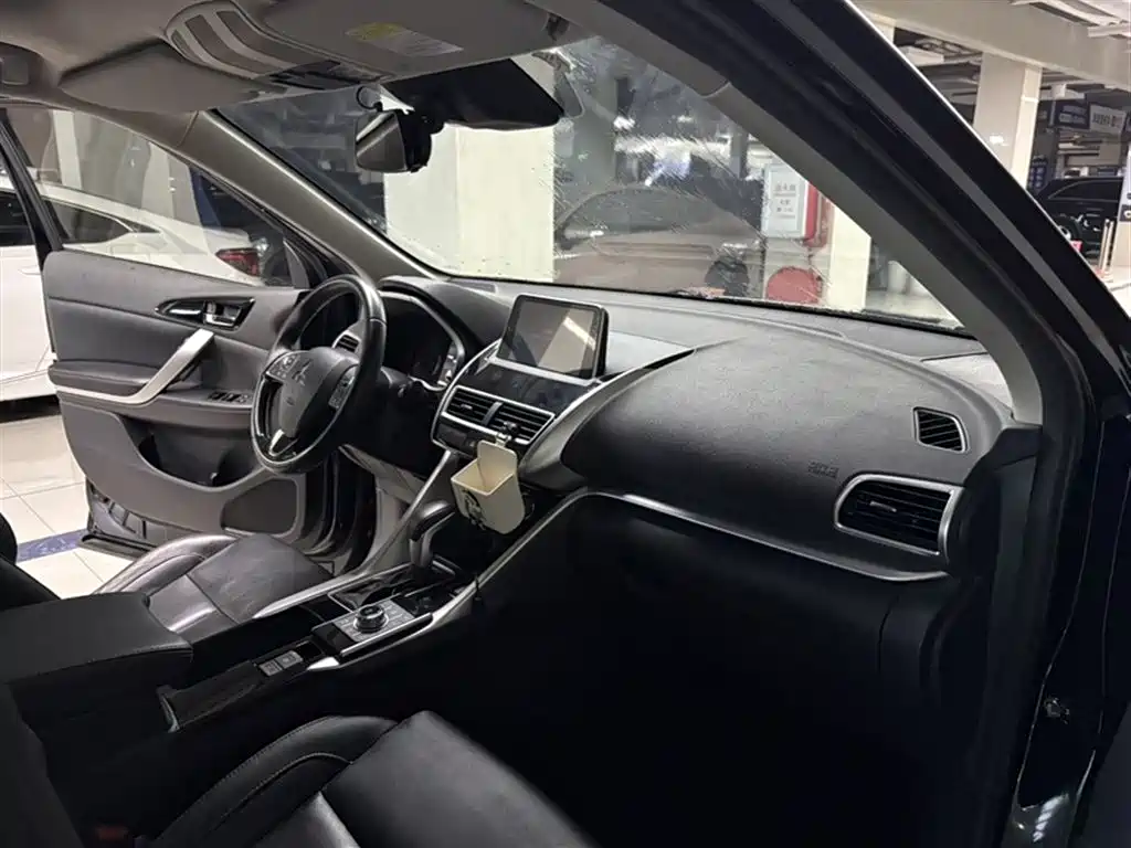 Mitsubishi Eclipse Cross 2018 1.5T CVT 2WD Faith Edition фото 18