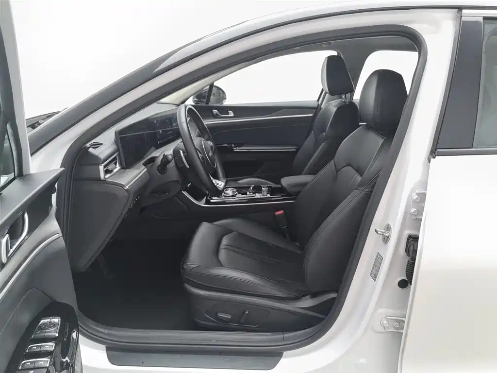 Kia K5 2021 270T CVVD Renewal Edition фото 10